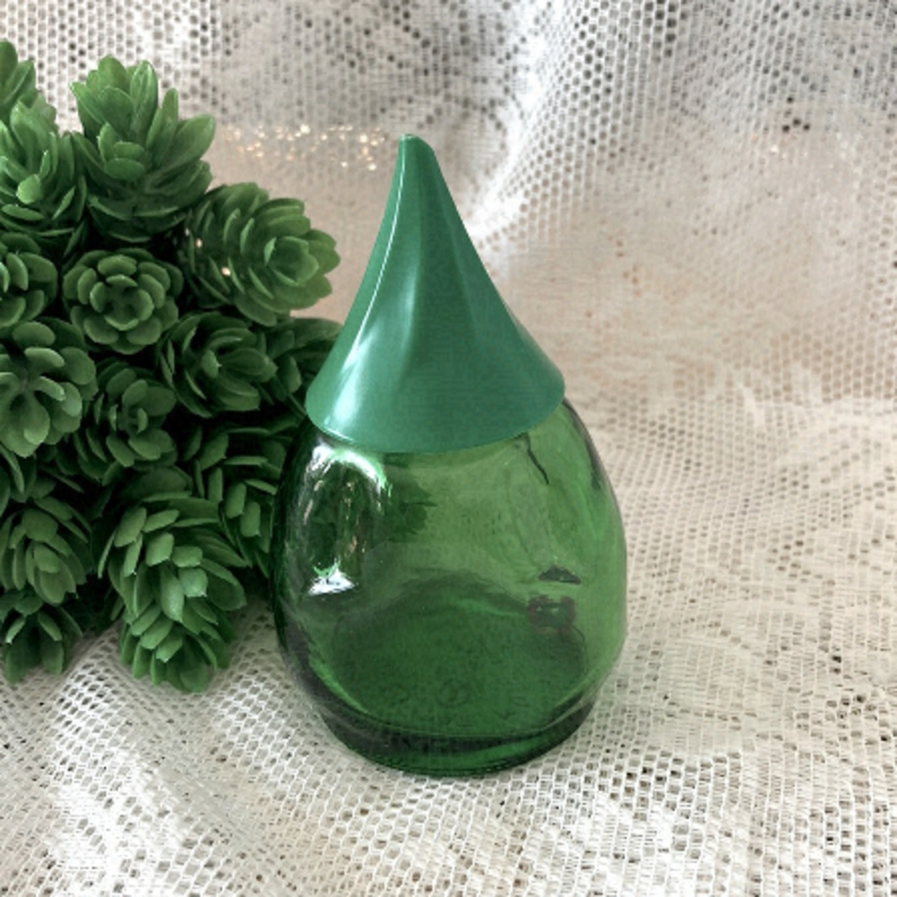 Vintage Empty Bottle of McCormick Spice Garlic Juice. Excellent condition, cool